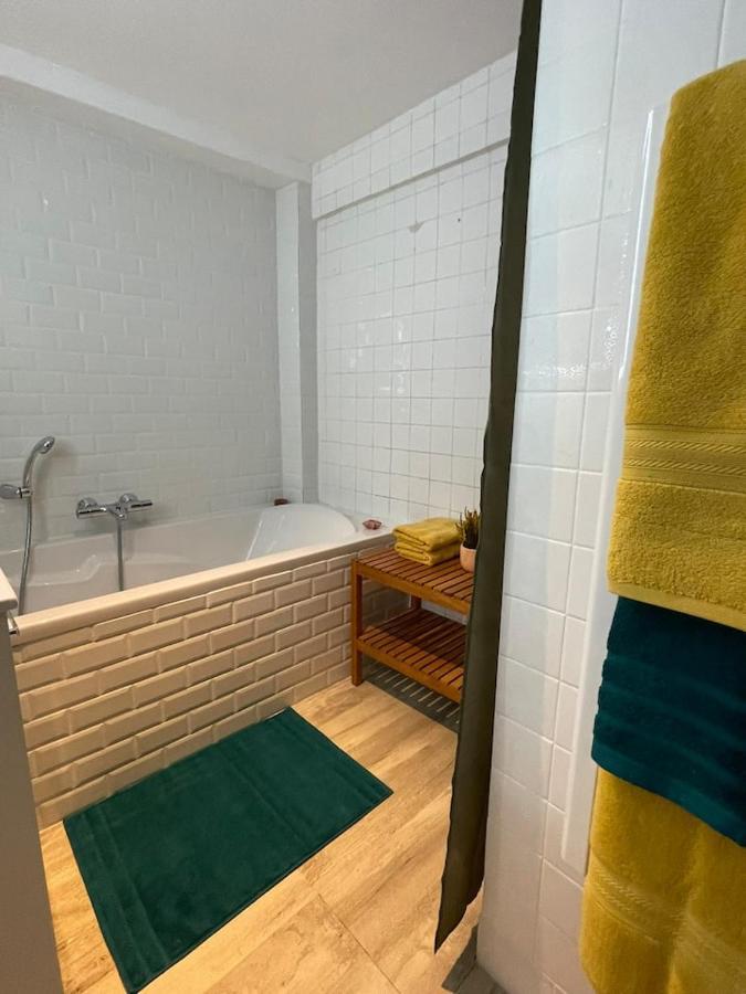 Comme Un Air De Provence A Blois Apartment Luaran gambar