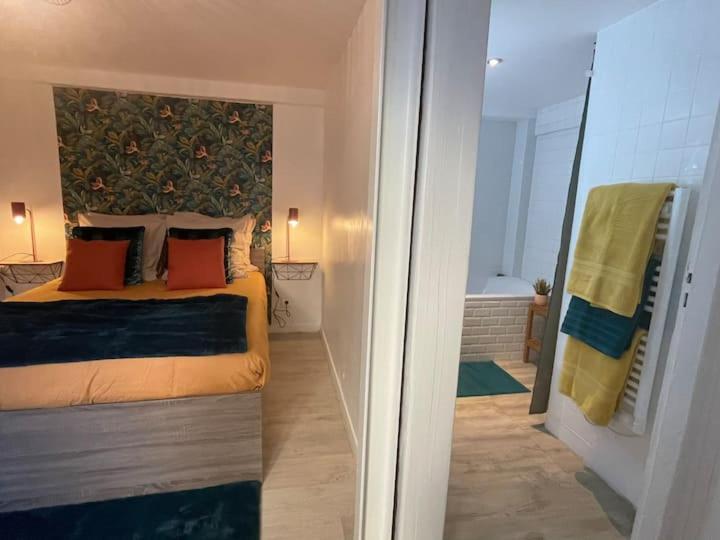 Comme Un Air De Provence A Blois Apartment Luaran gambar