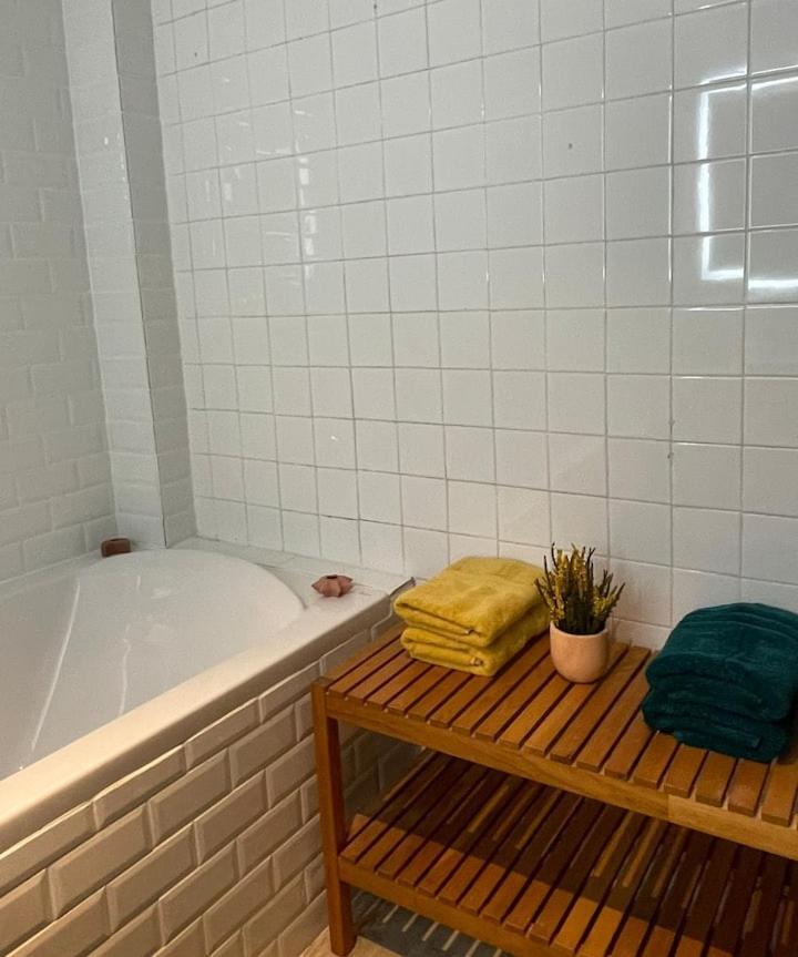 Comme Un Air De Provence A Blois Apartment Luaran gambar