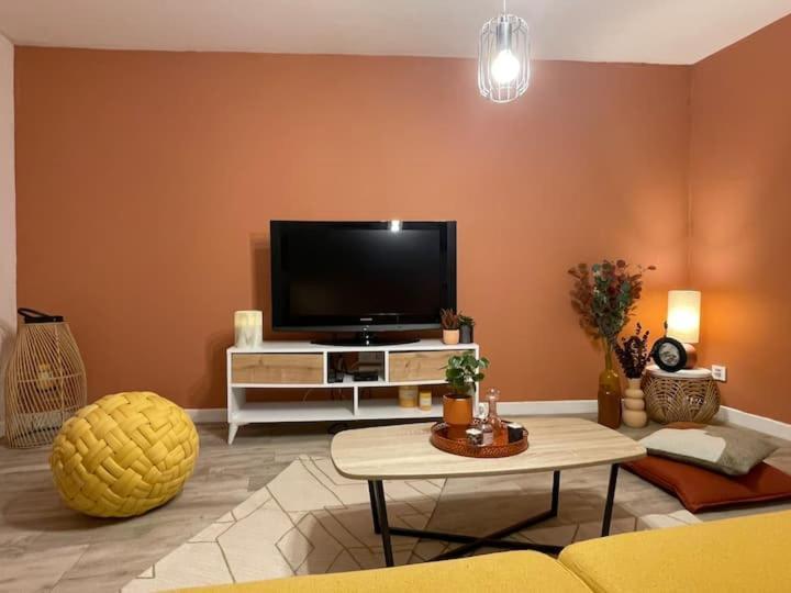 Comme Un Air De Provence A Blois Apartment Luaran gambar
